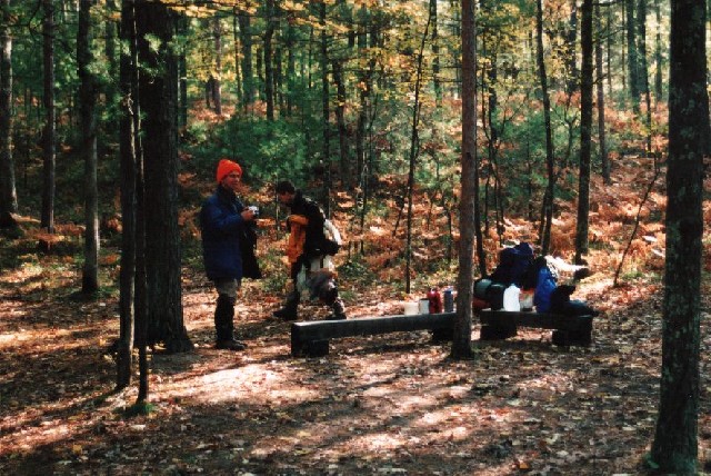 sbkc22-c,r_setting_up_camp